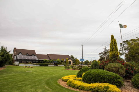 Mick O\'Sheas - Taree Accommodation 35