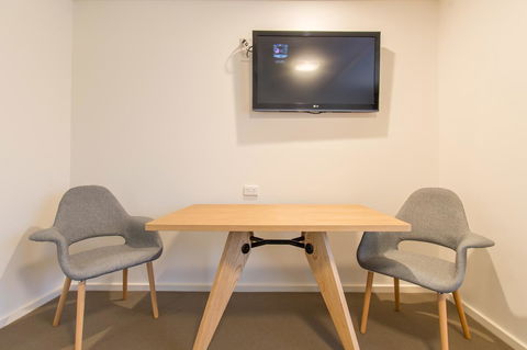 Mick O\'Sheas - Taree Accommodation 13