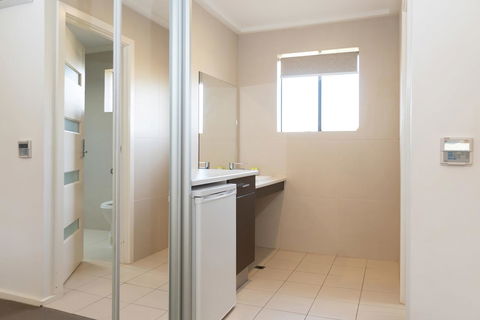 Mick O\'Sheas - Taree Accommodation 3