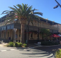 Grosvenor Hotel - Taree Accommodation