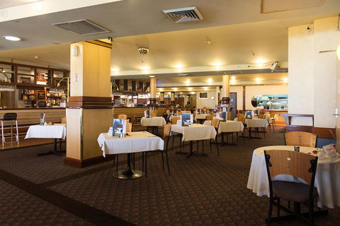 Grand Tasman Hotel - Taree Accommodation 1