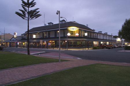 Grand Tasman Hotel - Taree Accommodation 16