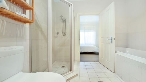 GOUGER 265 - Taree Accommodation 11