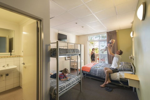 YHA Adelaide Central - Taree Accommodation 37