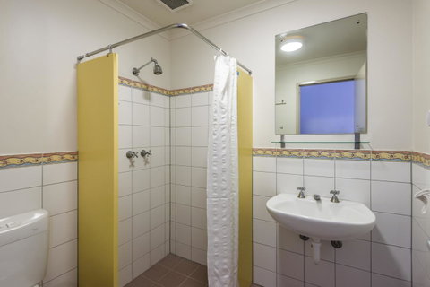 YHA Adelaide Central - Taree Accommodation 40