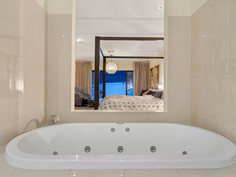 City-Barossa Gateway - Taree Accommodation 1