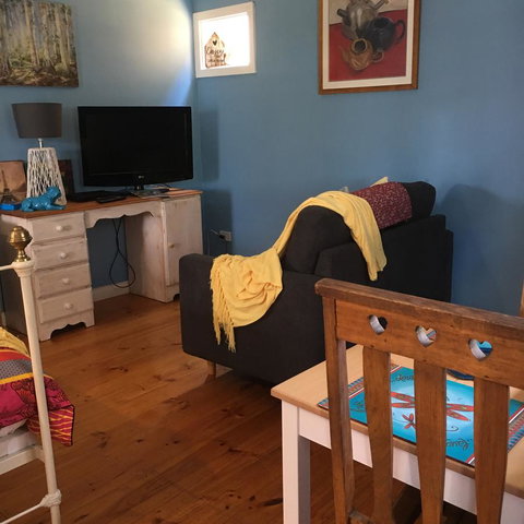 KI Dragonfly Guesthouse - Taree Accommodation 13