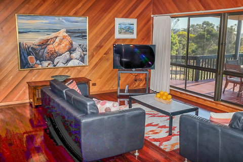 Seacroft - Taree Accommodation 6