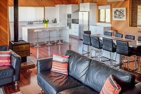 Seacroft - Taree Accommodation 5