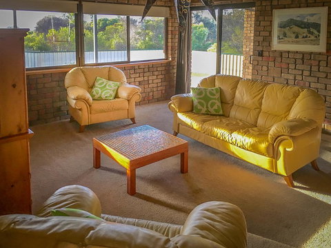 Seacroft - Taree Accommodation 18