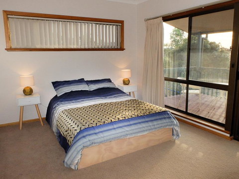 Seacroft - Taree Accommodation 9
