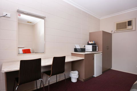 Motel Poinsettia - Taree Accommodation 6