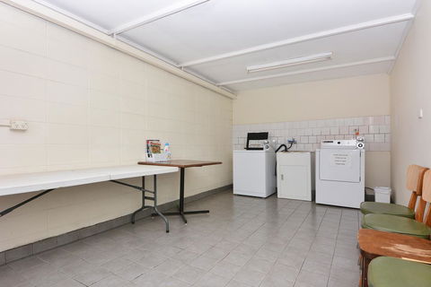 Motel Poinsettia - Taree Accommodation 8