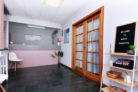 Motel Poinsettia - Taree Accommodation 1