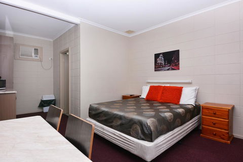 Motel Poinsettia - Taree Accommodation 14