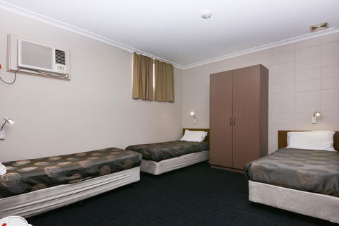 Motel Poinsettia - Taree Accommodation 23