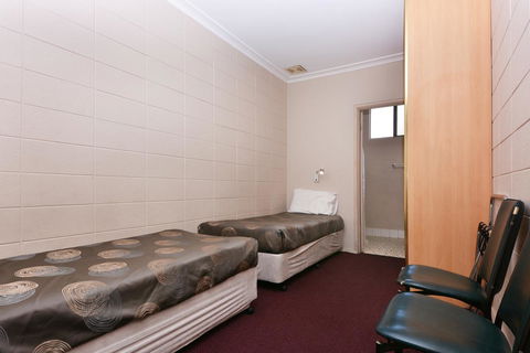 Motel Poinsettia - Taree Accommodation 22
