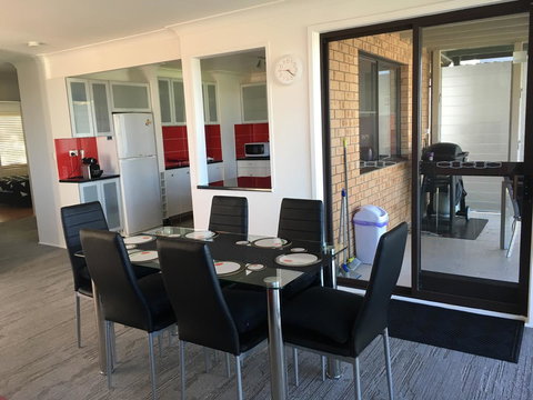Arena Blanca Holiday Home - Taree Accommodation 6