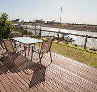 Waterfront on Jefferson at Wellington Marina SA - Taree Accommodation