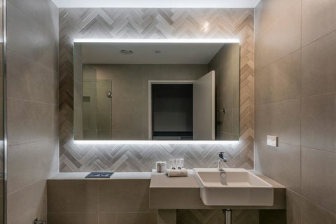 The Adnate Perth - Art Series - Taree Accommodation 23