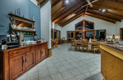 Chimes Spa Retreat - Taree Accommodation 5