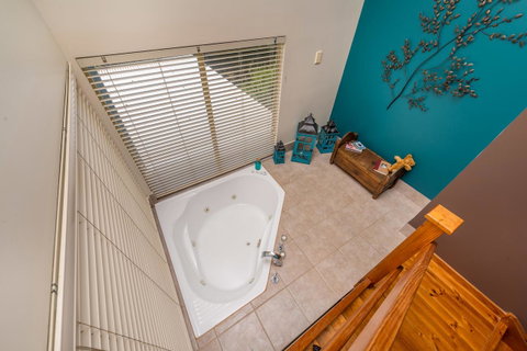 Chimes Spa Retreat - Taree Accommodation 11