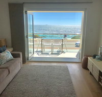 Cottesloe Beachfront Ocean View Apartment - Taree Accommodation