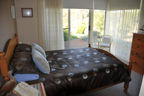 Glenelg On King Bed & Breakfast - Taree Accommodation 23