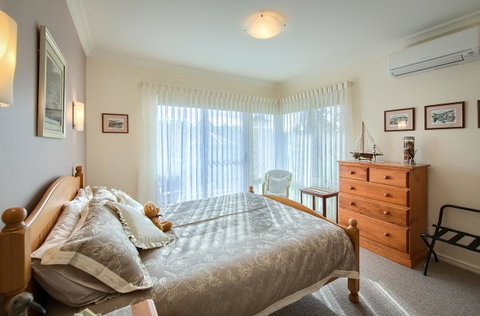 Glenelg On King Bed & Breakfast - Taree Accommodation 1