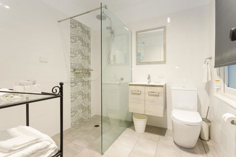 Blue Door Apartments - Taree Accommodation 1