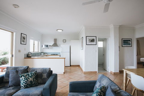 Canal Rocks Beachfront Apartments - Taree Accommodation 36