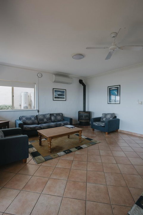 Canal Rocks Beachfront Apartments - Taree Accommodation 26
