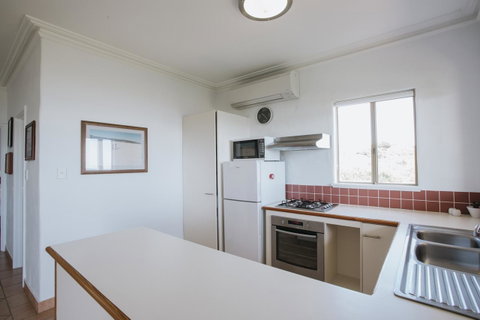 Canal Rocks Beachfront Apartments - Taree Accommodation 10