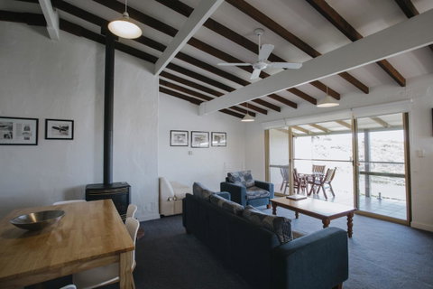 Canal Rocks Beachfront Apartments - Taree Accommodation 15