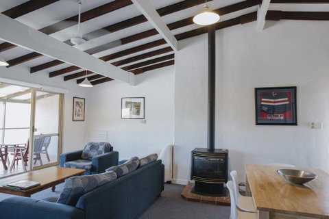Canal Rocks Beachfront Apartments - Taree Accommodation 29