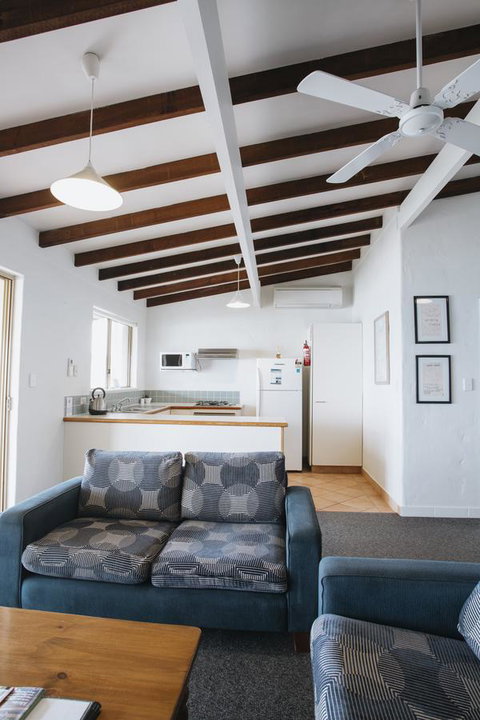 Canal Rocks Beachfront Apartments - Taree Accommodation 4
