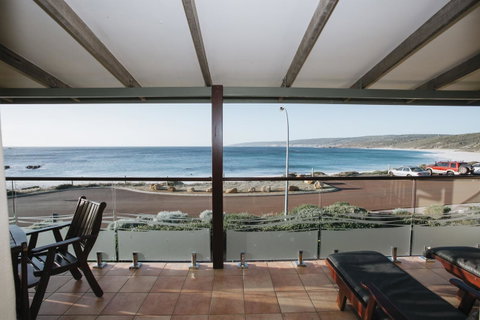 Canal Rocks Beachfront Apartments - Taree Accommodation 0