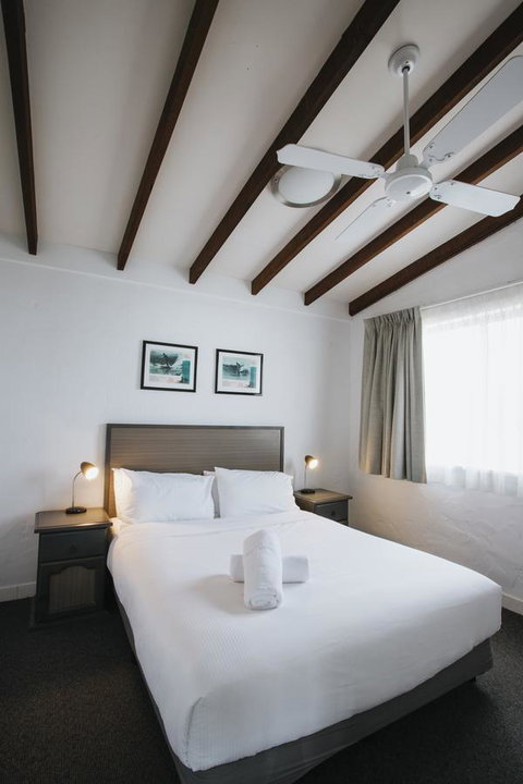 Canal Rocks Beachfront Apartments - Taree Accommodation 19