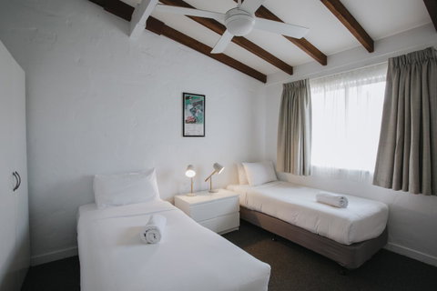 Canal Rocks Beachfront Apartments - Taree Accommodation 17