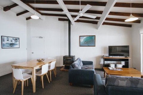 Canal Rocks Beachfront Apartments - Taree Accommodation 2