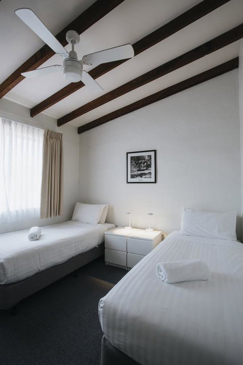 Canal Rocks Beachfront Apartments - Taree Accommodation 12