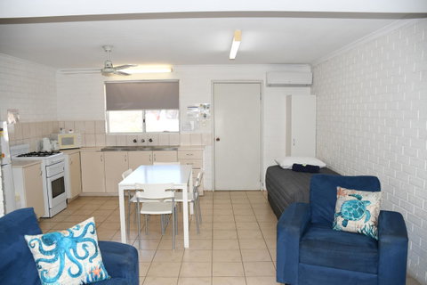 Kalbarri Seafront Villas - Taree Accommodation 17