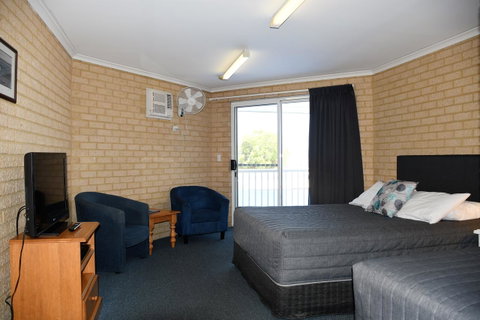 Kalbarri Seafront Villas - Taree Accommodation 26