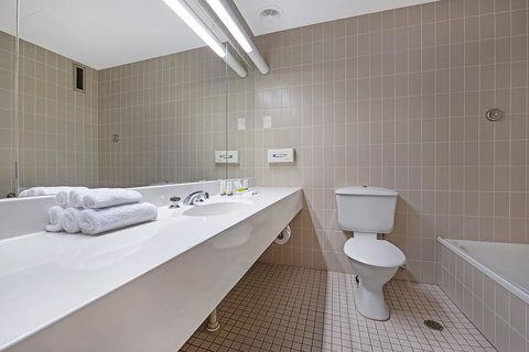 Quality Hotel Ambassador Perth - Taree Accommodation 28