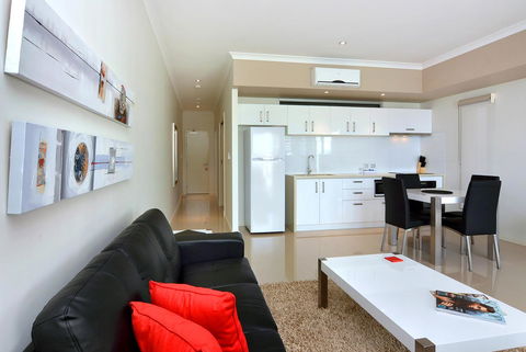 Bunbury Seaview Apartments - Taree Accommodation 6