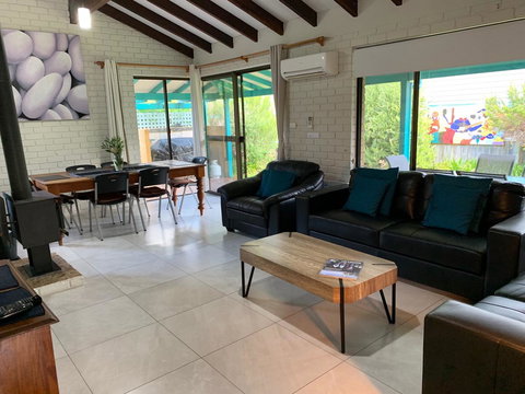 Beachside Prevelly Villas - Taree Accommodation 3