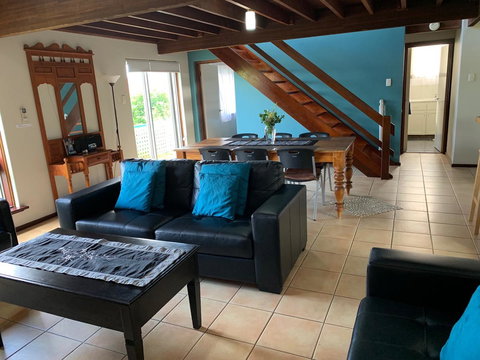 Beachside Prevelly Villas - Taree Accommodation 25