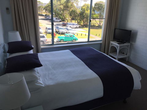 Breakers Apartments - Taree Accommodation 1