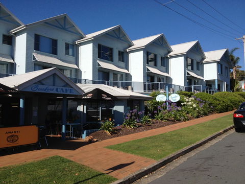 Breakers Apartments - Taree Accommodation 0