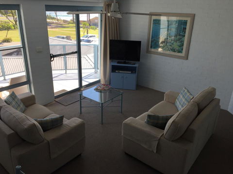 Breakers Apartments - Taree Accommodation 12